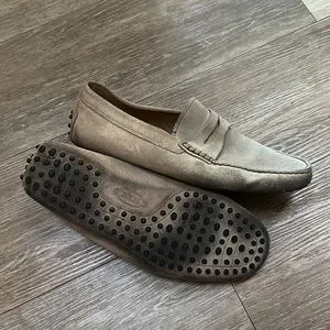 Authentic TODS mens driving moccasins pre-owned. Men’s size 8. Vintage Tod main image 4